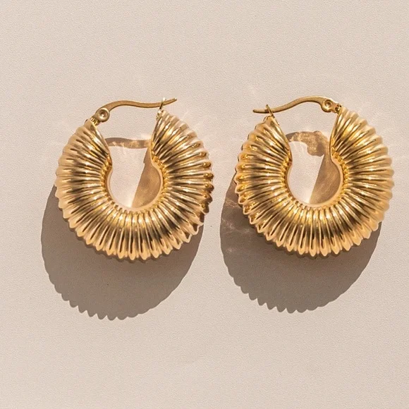 Waterproof gold plated hoop earrings - Picture 1 of 3